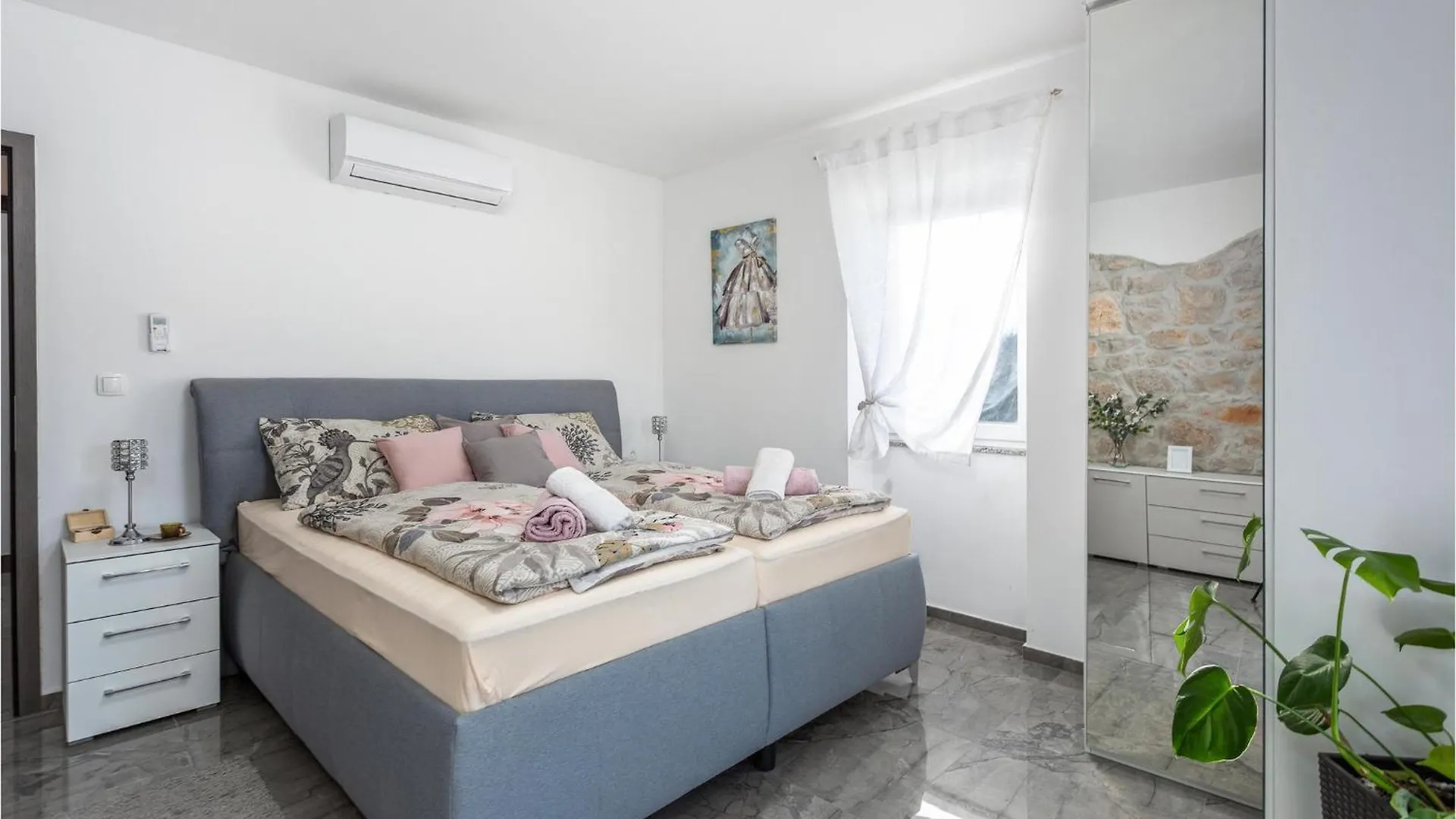 Lovely Home In Rasopasno With Wifi クロアチア