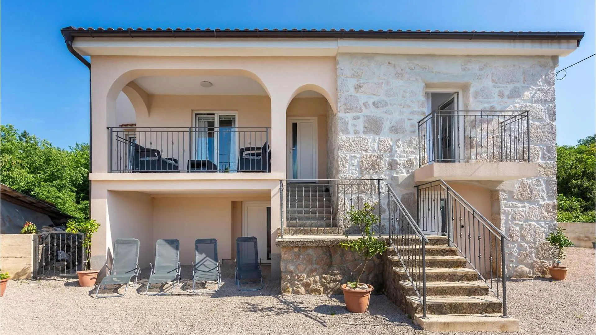 別荘 Lovely Home In Rasopasno With Wifi